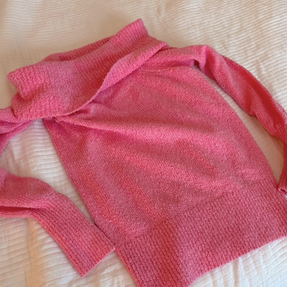 Lilly Pulitzer off the shoulder sweater size small